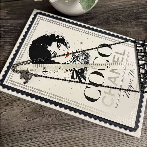 CHANEL Statement Black Crystal "CHANEL" Crystal Chain Necklace - Picture 7 of 9